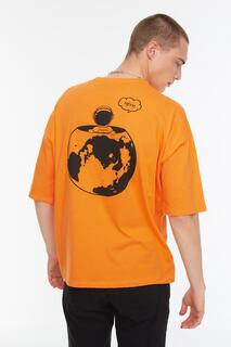 Оранжевая мужская футболка оверсайз/широкого кроя с круглым вырезом и космическим принтом из 100 % хлопка Trendyol, оранжевый