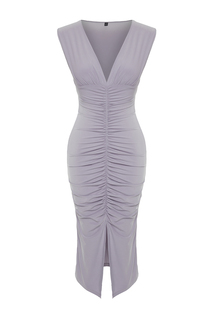 Серое приталенное гибкое трикотажное платье миди со сборками Trendyol, серый
