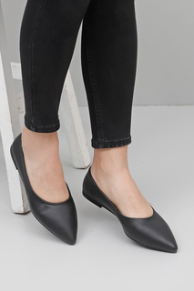 Черные повседневные женские туфли на плоской подошве с острым носком на плоской подошве GÖNDERİ(R), черный