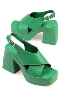 Зеленые женские босоножки Capone на каблуке с перекрестным широким ремешком и тупым носком на платформе Capone Outfitters, зеленый