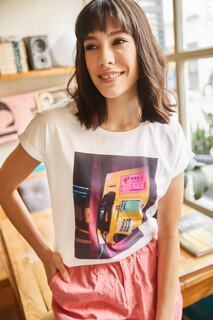 Женская трикотажная футболка цвета экрю с принтом «летучая мышь» Olalook