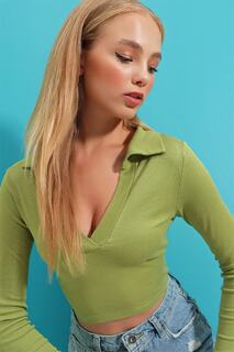 Женская укороченная блузка фисташкового цвета с воротником-поло и мягкой текстурой ALC-X7322 Trend Alaçatı Stili, зеленый