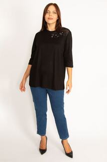 Женская черная блузка большого размера с аппликацией и деталью из тюля 65n34575 Şans, черный