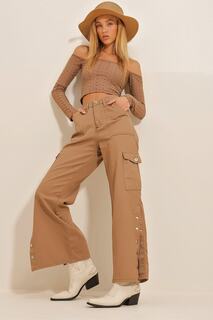 Женские брюки из габардина цвета молочного кофе с боковыми застежками и карманами-карго Trend Alaçatı Stili, коричневый