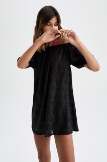 Пляжное платье стандартного кроя Fall In Love с вышивкой DeFacto, черный