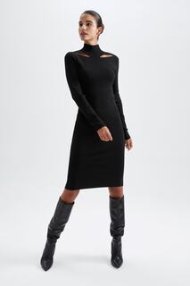 Приталенное платье в рубчик DeFacto, черный