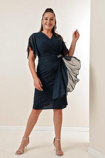 Короткое блестящее платье больших размеров с шифоновыми рукавами и каменной подкладкой сбоку By Saygı, темно-синий