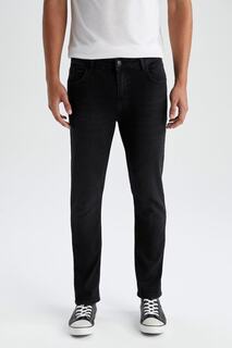 Джинсовые брюки Sergio стандартной посадки с нормальной талией и зауженными штанинами DeFacto, черный