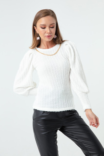 Женский белый пушистый свитер с цепочкой Lafaba