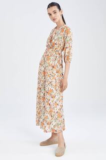 Традиционное платье стандартного кроя с запахом и цветочным принтом Belmando с короткими рукавами DeFacto, экрю