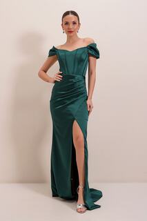 Длинное атласное платье изумрудного цвета со сборками по бокам на косточках By Saygı, зеленый