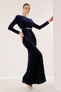 Длинное бархатное платье со складками спереди и поясом By Saygı, темно-синий