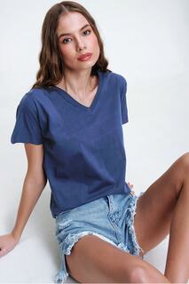 Женская базовая футболка цвета индиго с v-образным вырезом Trend Alaçatı Stili, синий