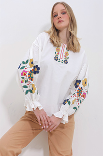 Женская белая тканая блузка с круглым вырезом спереди и рукавами с вышивкой ALC-X11376 Trend Alaçatı Stili, белый