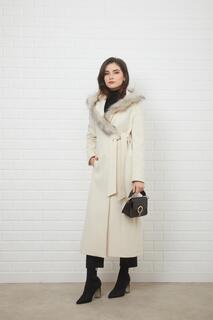 Меховое пальто с капюшоном и застежкой сбоку, экрю 3697 Concept.