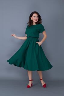 Женское зеленое расклешенное платье миди из гибкой ткани атлас с эластичной резинкой на талии и карманами и круглым воротником 222 lovebox, зеленый