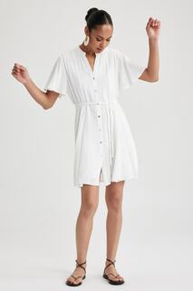 Мини-платье с короткими рукавами и короткими рукавами из жатой вискозы с рубашечным воротником DeFacto, белый