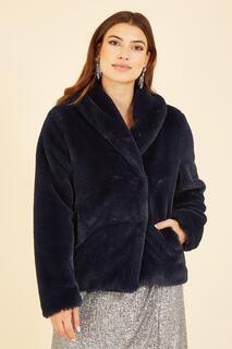Темно-синее короткое пальто из искусственного меха с запахом Yumi, синий