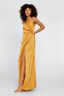 Атласное платье макси с V-образным вырезом и разрезом Nasty Gal, желтый