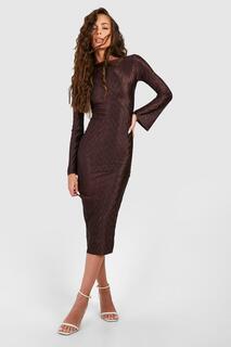 Платье миди с плиссированной отделкой и расклешенными рукавами Wave boohoo, коричневый