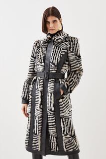 Пальто с поясом и полосками из искусственного меха Karen Millen, мультиколор