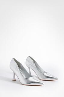 Туфли-лодочки на квадратном каблуке с острым носком boohoo, серебро