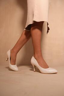 Туфли-лодочки-лодочки на среднем каблуке &apos;Paola&apos; с заостренным носком Where&apos;s That From, белый