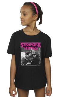Хлопковая футболка с квадратным фото и розовым логотипом Stranger Things, черный