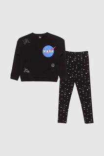 Комплект из худи Space и спортивных штанов Комплект из спортивных штанов и спортивных штанов NASA, черный