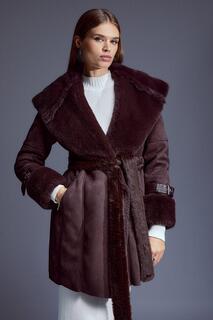Короткое пальто с поясом и воротником из искусственной овчины и манжетами Karen Millen, коричневый