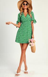 Зеленое мини-платье с запахом и цветочным принтом Peaty FS Collection, зеленый