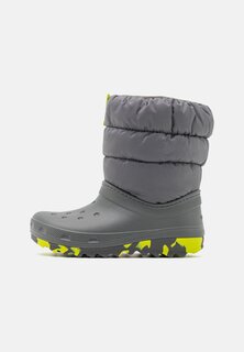 Зимние ботинки Classic Neo Puff Unisex Crocs, черный
