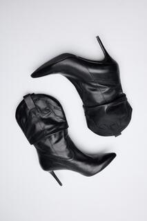 Кожаные ботинки на каблуке Slowlove, черный