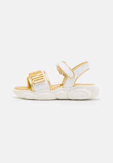 Сандалии Unisex MOSCHINO, цвет white/gold