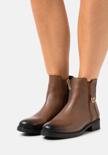 Ботильоны Hardware Flat Boot Tommy Hilfiger, цвет winter cognac