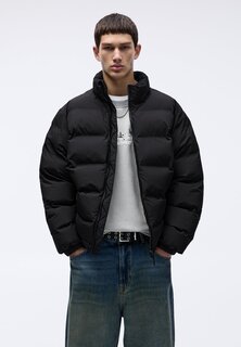 Зимняя куртка Basic Coloured-Puffer PULL&amp;BEAR, черный
