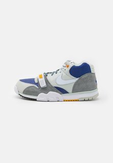 Высокие кроссовки Air Trainer 1 Nike, цвет light silver/football grey/black/deep royal blue/universal gold/white