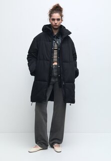 Зимнее пальто Oversize PULL&amp;BEAR, черный