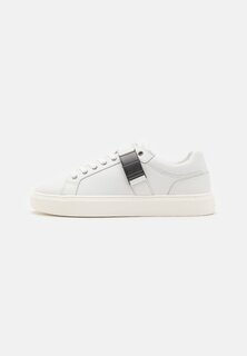 Низкие кроссовки Lace Up Iconic Plaque Calvin Klein, цвет triple white