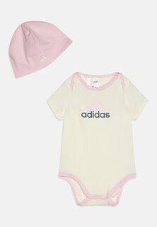 Шапка Unisex Set Adidas, цвет ivory/clear pink