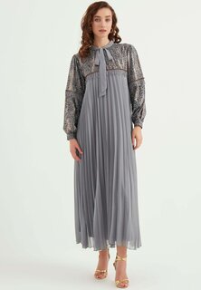 Длинное платье Плиссированное платье макси с поясом Herita, цвет grey