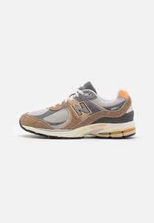 Низкие кроссовки M2002 Unisex New Balance, цвет mushroom/hazy peach