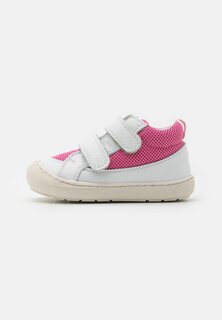 Туфли с ремешками Ollie Fun Froddo, цвет white/fuxia