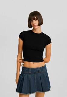 Базовая футболка Short Sleeves With A Round Neck Bershka, черный