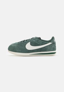 Низкие кроссовки Cortez Nike, цвет dark green