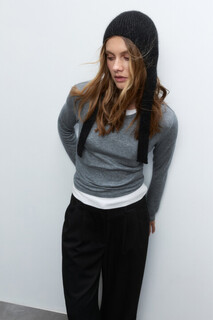 шапка женская Шапка-чепчик вязаная с длинными завязками Befree