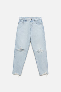 брюки джинсовые женские Джинсы moms с рваными краями и коленями Befree