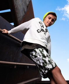 Толстовка с крупным шрифтовым принтом белая для мальчика Gulliver (170)