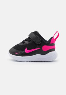 Нейтральные кроссовки Revolution 7 Unisex Nike, цвет black/hyper pink/white