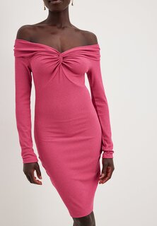Платье-футляр Off Shoulder Twist Mini NA-KD, розовый